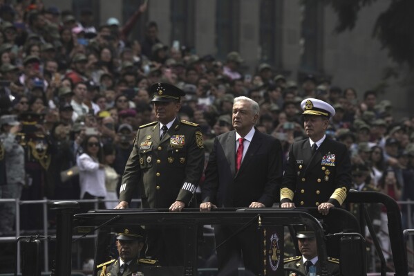 Ropa militar sovietica 2025